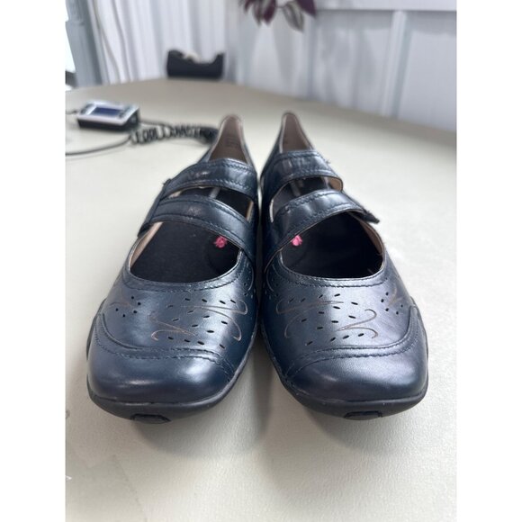 Ros Hommerson Mary Jane Shoes Size 8 Navy Perforated Leather Hook Loop Strap - Picture 4 of 8